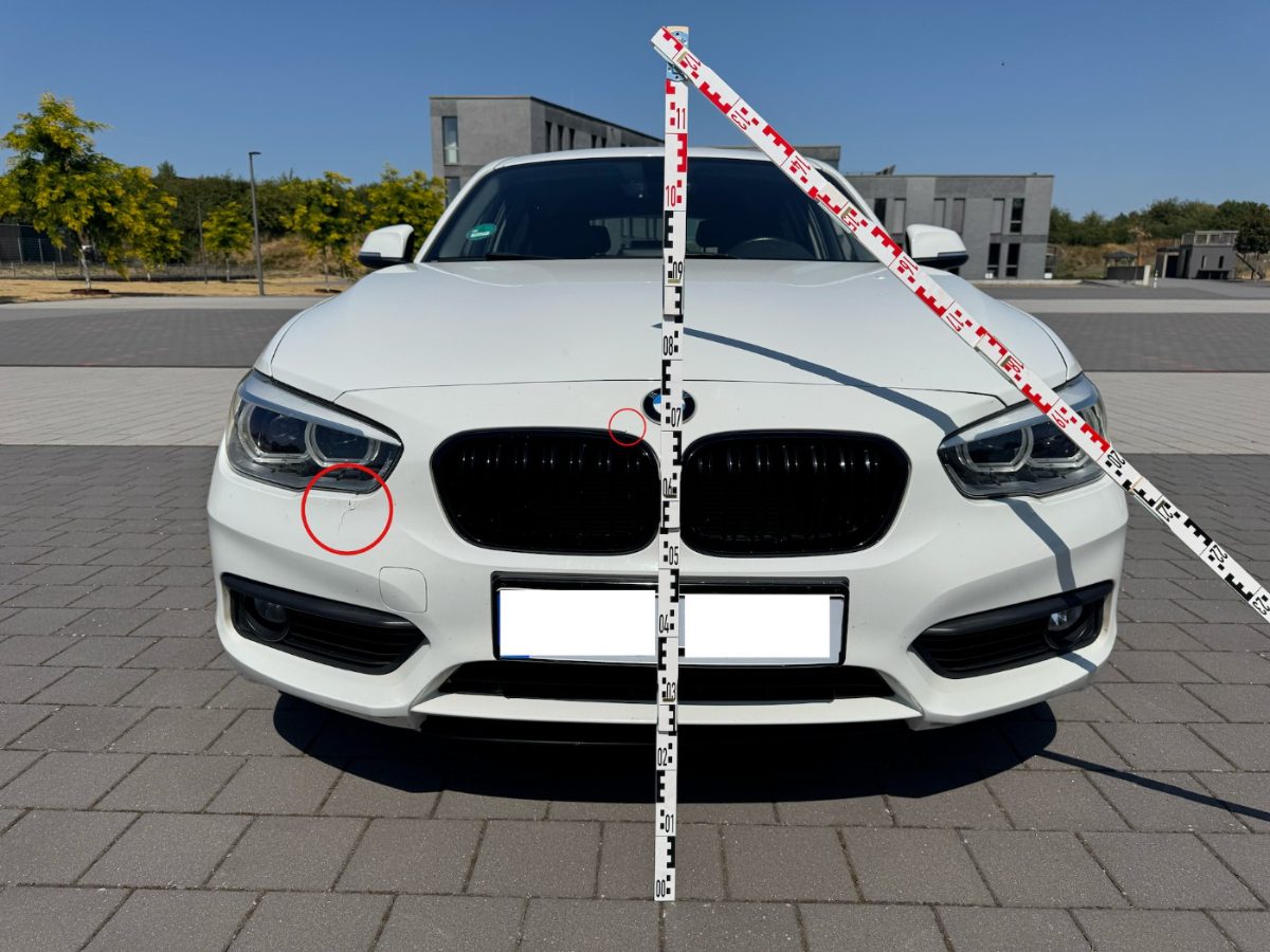 Schadenbild BMW 1er, Frontstoßstange nach Parkschaden